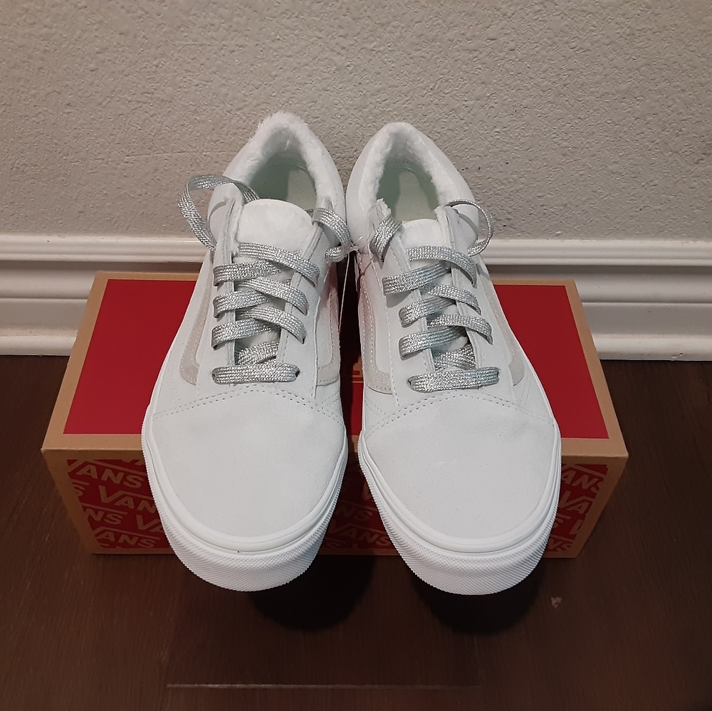 Vans - Picture 2 of 4
